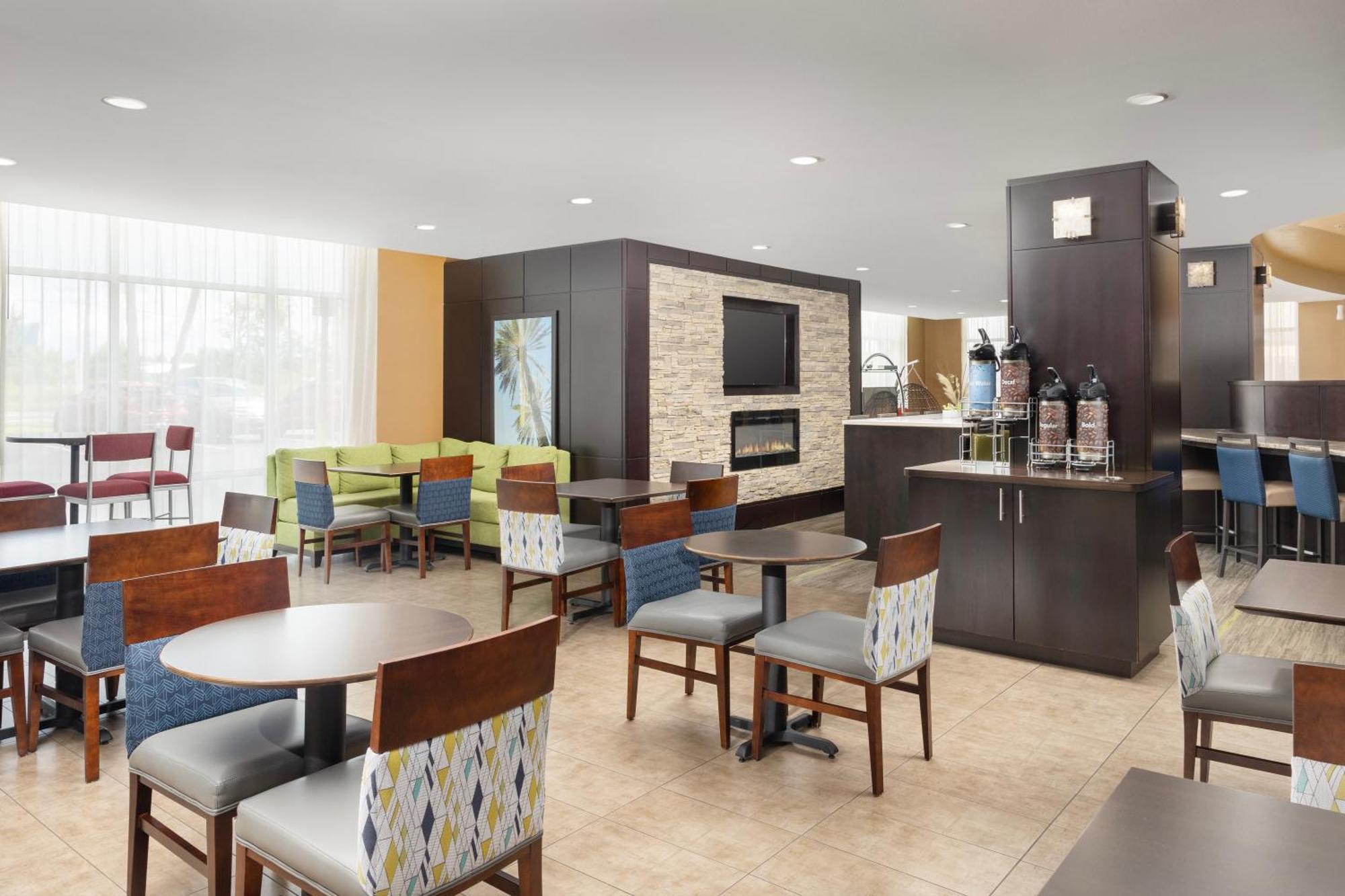 Comfort Suites Лейк-Сіті Екстер'єр фото